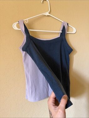 2 AE tank tops